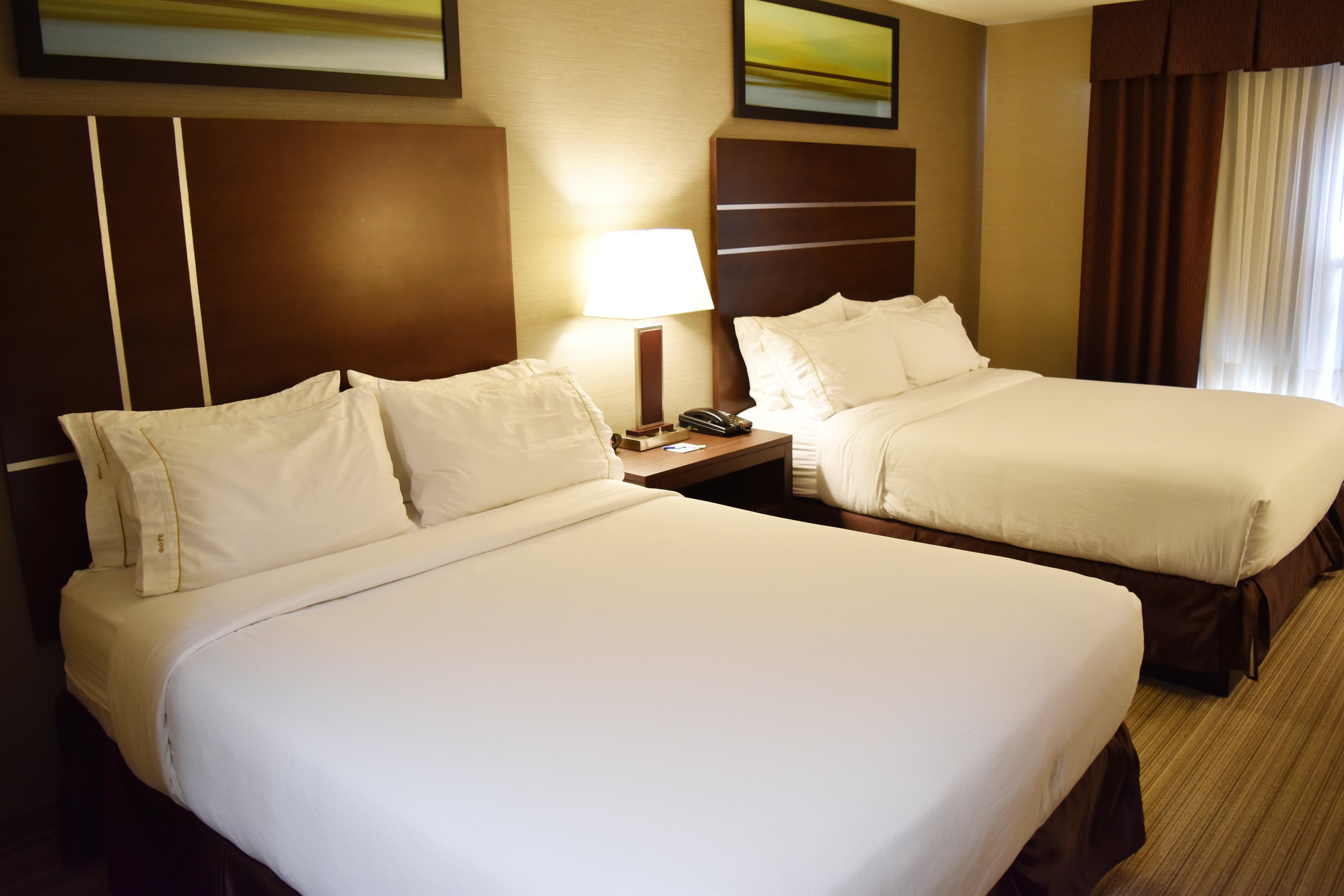Holiday Inn Express Golden-Kicking Horse By Ihg Luaran gambar