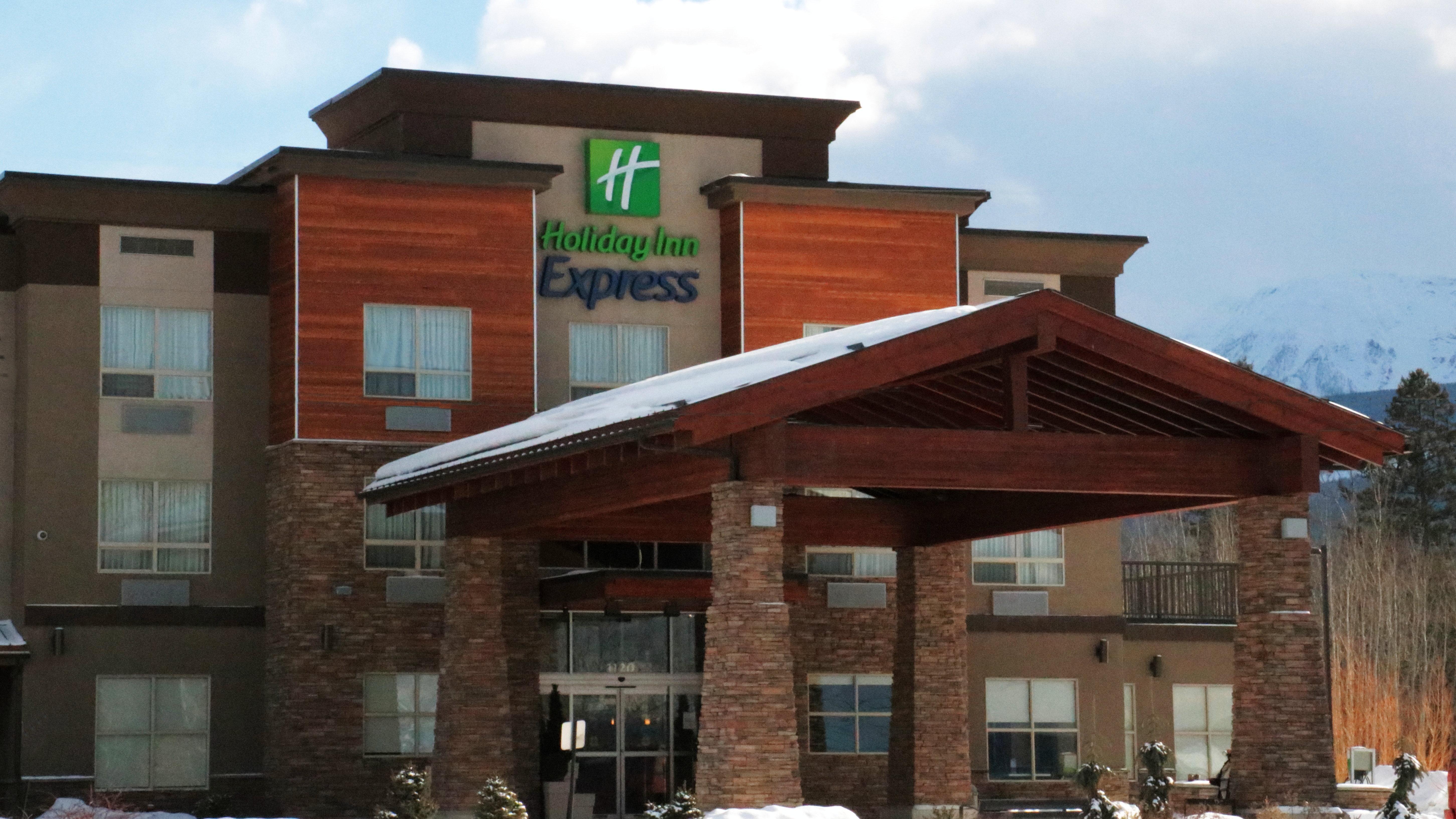 Holiday Inn Express Golden-Kicking Horse By Ihg Luaran gambar
