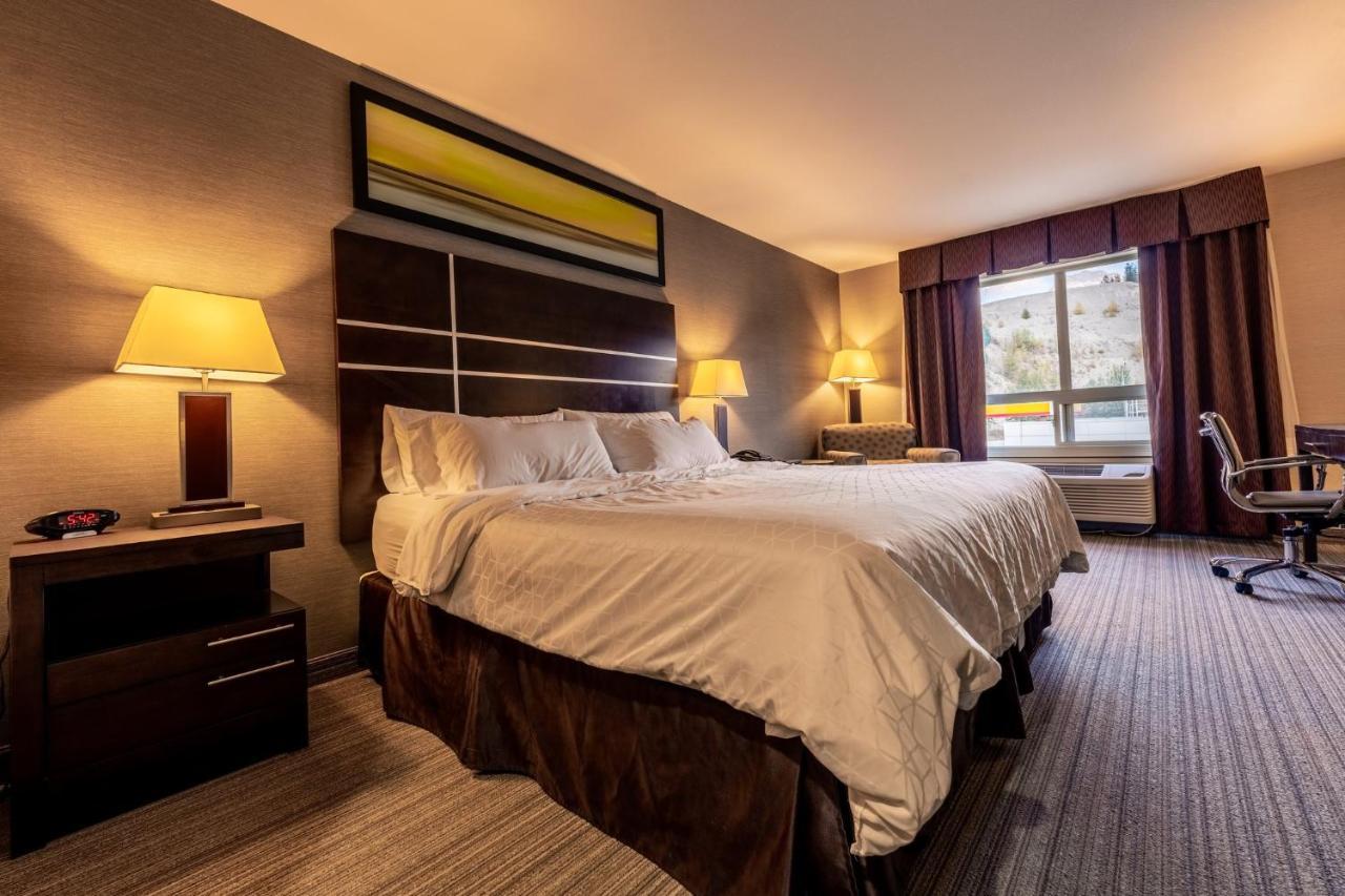 Holiday Inn Express Golden-Kicking Horse By Ihg Luaran gambar
