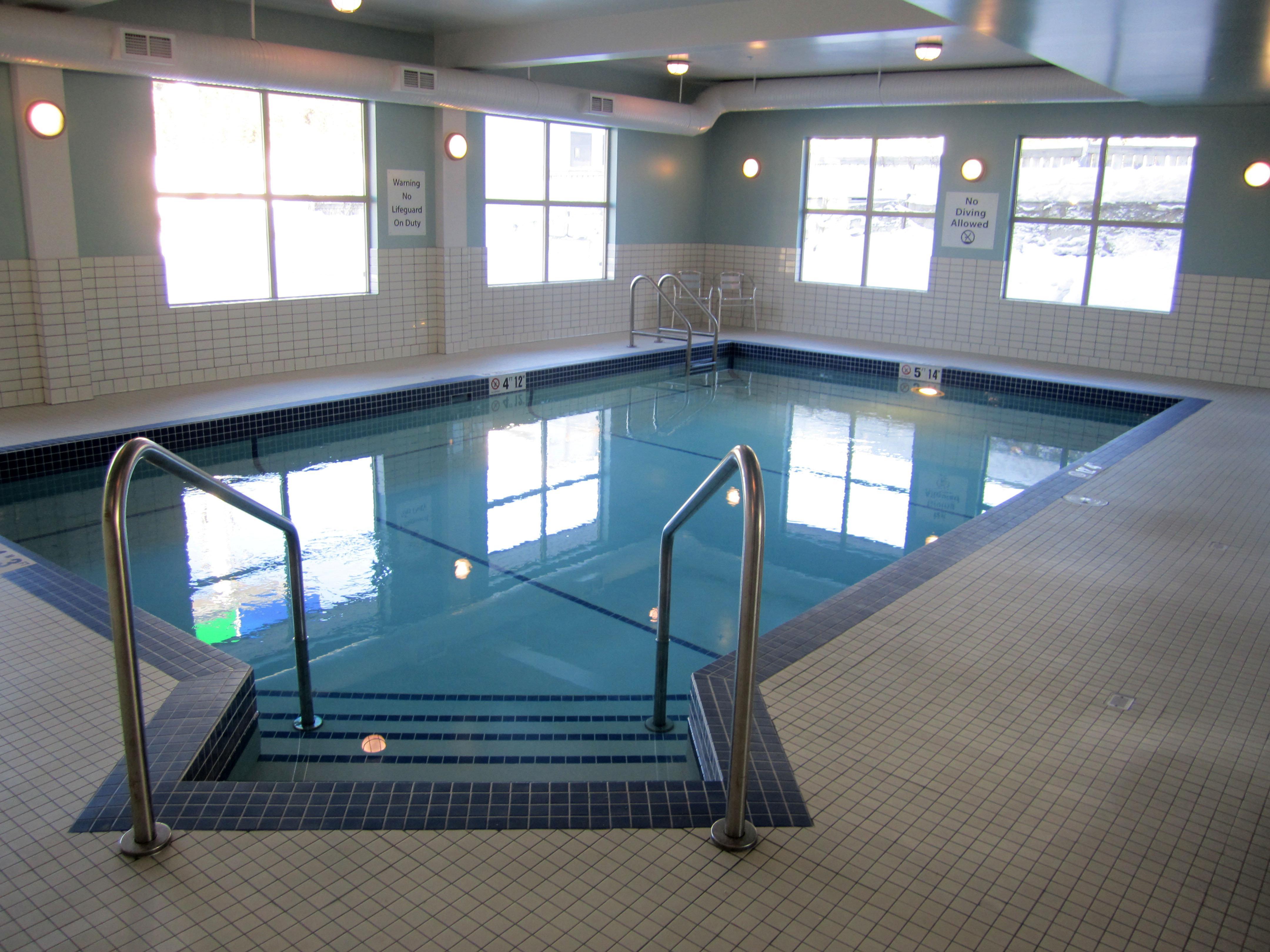 Holiday Inn Express Golden-Kicking Horse By Ihg Luaran gambar