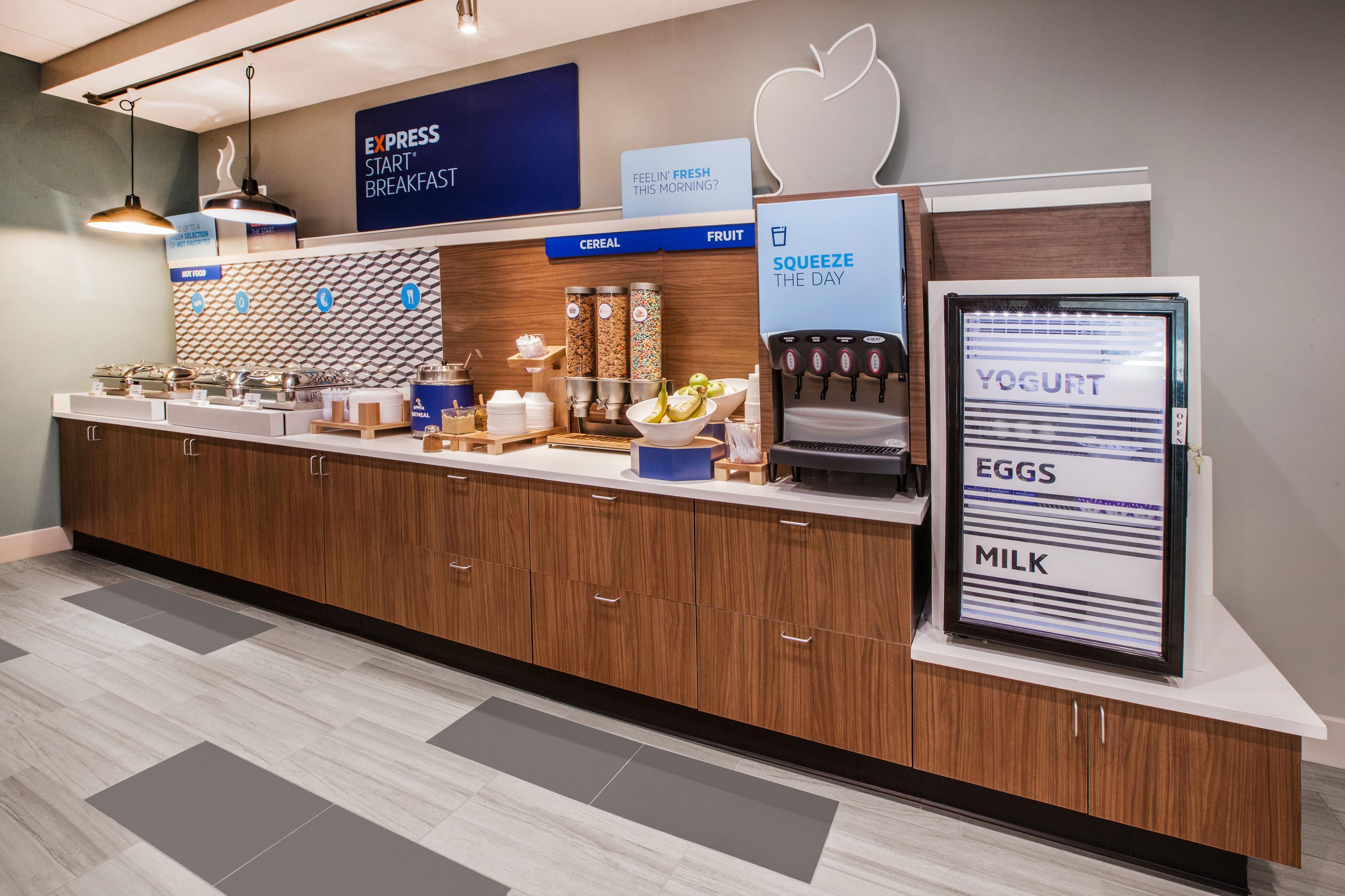 Holiday Inn Express Golden-Kicking Horse By Ihg Luaran gambar