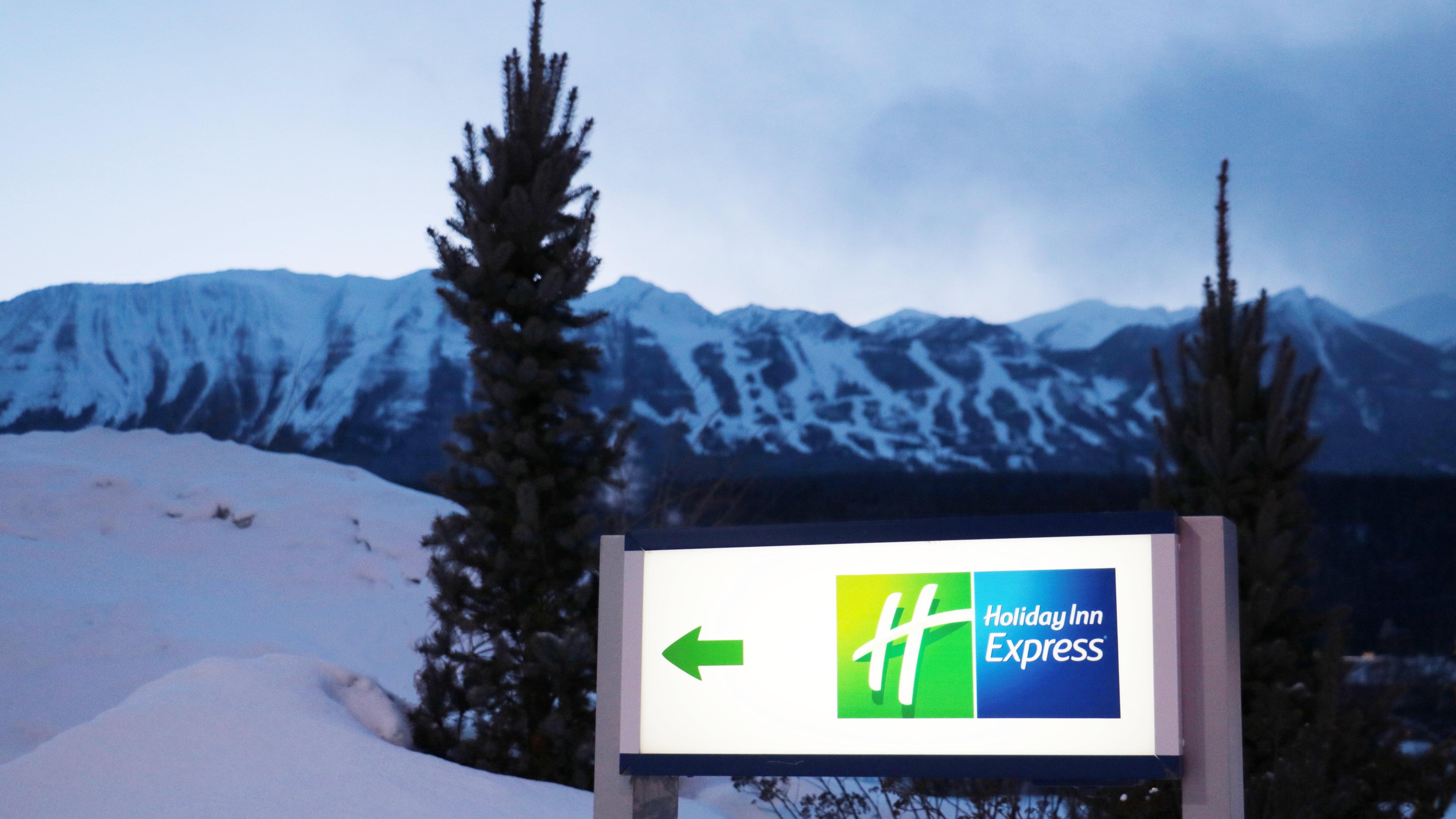 Holiday Inn Express Golden-Kicking Horse By Ihg Luaran gambar
