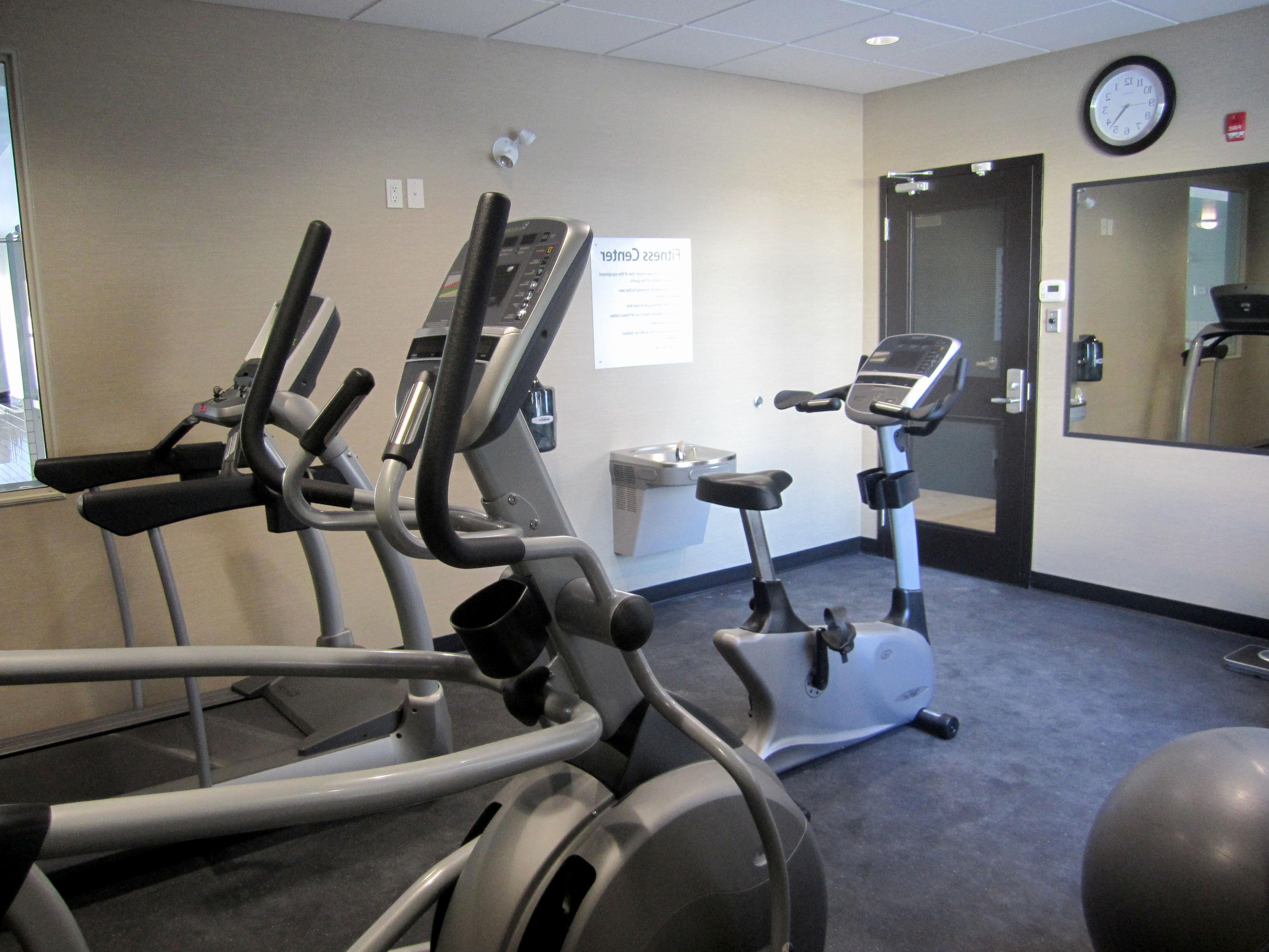 Holiday Inn Express Golden-Kicking Horse By Ihg Luaran gambar