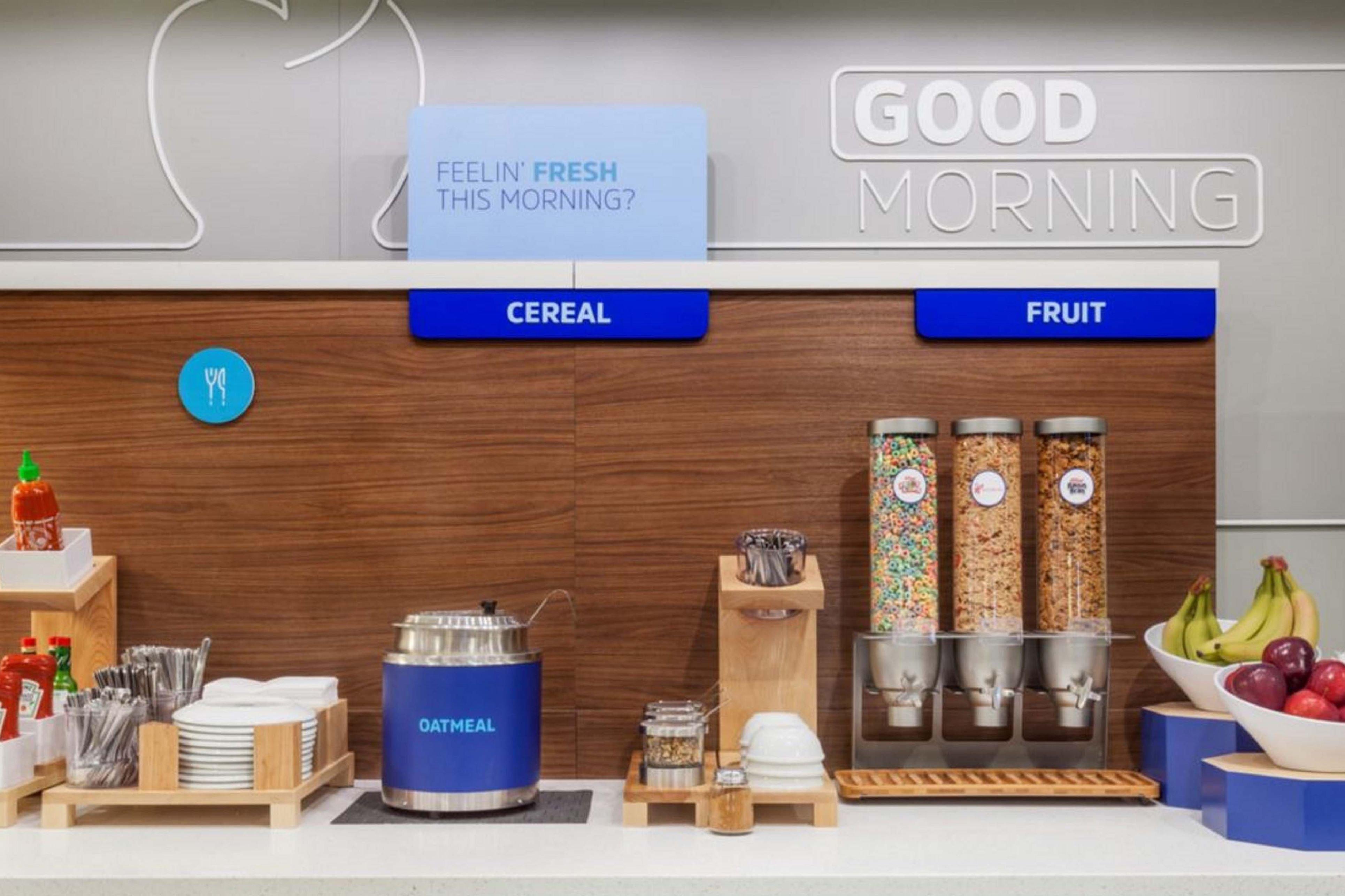Holiday Inn Express Golden-Kicking Horse By Ihg Luaran gambar