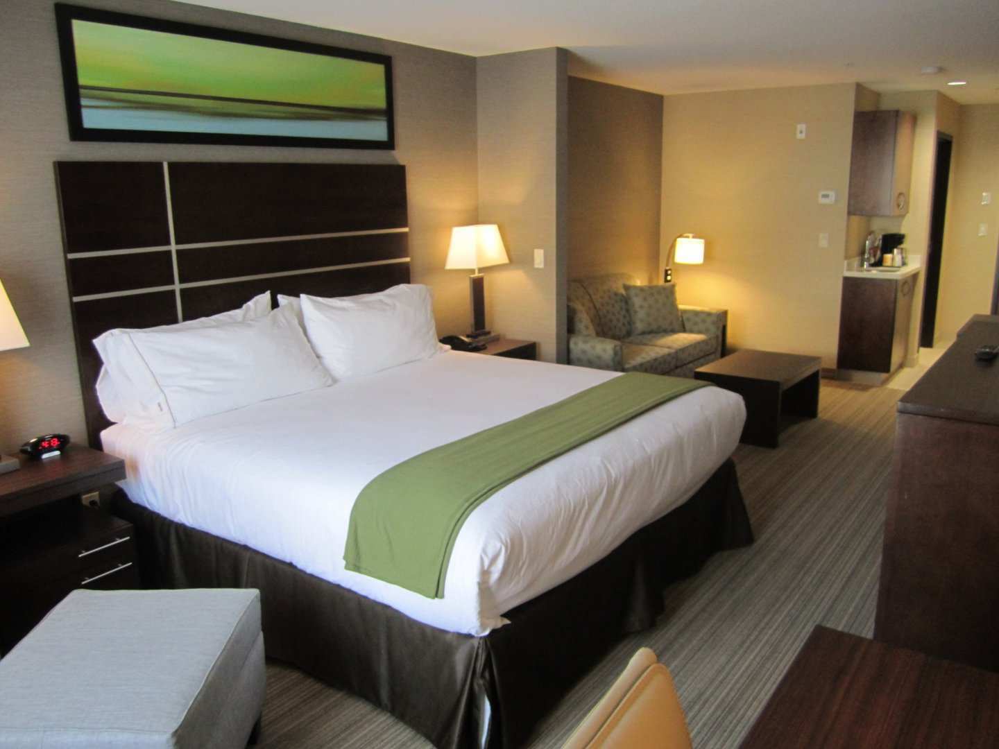 Holiday Inn Express Golden-Kicking Horse By Ihg Luaran gambar